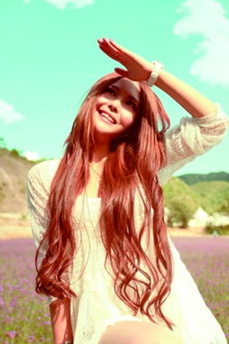 女人梦见浑浊的黄泥水：女人梦见浑浊的黄泥水，这是她最近常有的梦。梦里的黄泥水，粘稠得如同凝固的胶质，沉甸甸地压在她的胸口，让她喘不过气来