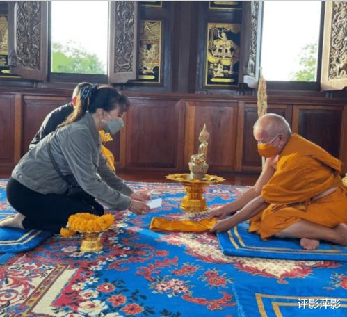 泰国诗丽吉王太后去世：系普密蓬之妻，出身贵族外交官家庭