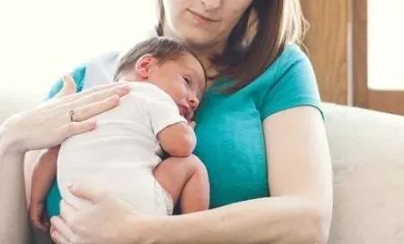 止住打嗝的七种方法:尴尬杀手!这七种方法帮你快速止住打嗝 止住打嗝的七种方法:尴尬杀手!这七种方法帮你快速止住打嗝