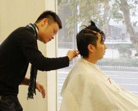 梦见亲自剪下自己的头发:梦中剪发,一场关于自我与自由的隐喻