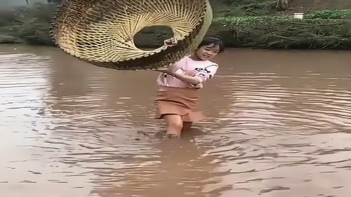 梦见发大水是什么征兆 女性:梦见发大水是什么征兆?女性需关注的潜意识信号