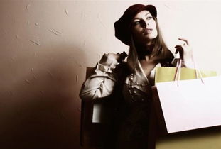 女人梦见穿一套新衣服:女人梦见穿新衣服,潜意识中的渴望与自我表达 女人梦见穿一套新衣服:女人梦见穿新衣服,潜意识中的渴望与自我表达