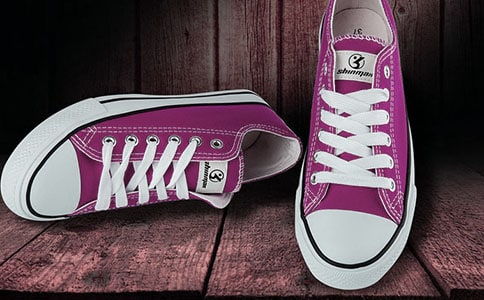 梦见别人给我买鞋是什么意思：梦见别人给我买鞋，是预示好运还是隐藏的提醒？