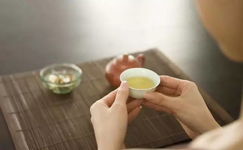 这样喝茶让你短命:这样喝茶让你短命!这些坏习惯正在偷偷伤害你的健康