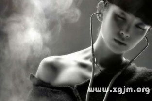 女人梦到蛇缠身:女人梦到蛇缠身,潜意识中的恐惧与转化 女人梦到蛇缠身:女人梦到蛇缠身,潜意识中的恐惧与转化