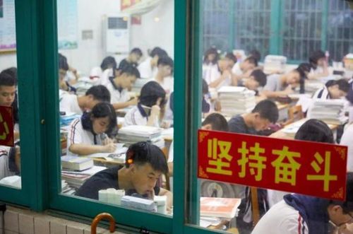 2022年高考惨了(2022年高考会怎样)