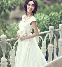 十二星座的水晶婚纱:星辰织梦,十二星座专属水晶婚纱的宇宙美学