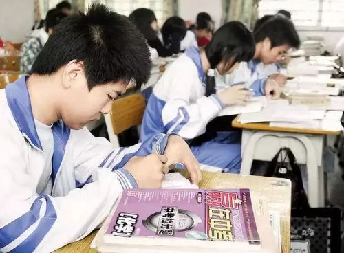 初三毕业上什么技校好(女孩不读高中最佳出路)