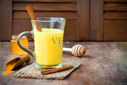 喝蜂蜜水会胖吗:喝蜂蜜水会胖吗?科学解析蜂蜜水的热量与健康影响 喝蜂蜜水会胖吗:喝蜂蜜水会胖吗?科学解析蜂蜜水的热量与健康影响