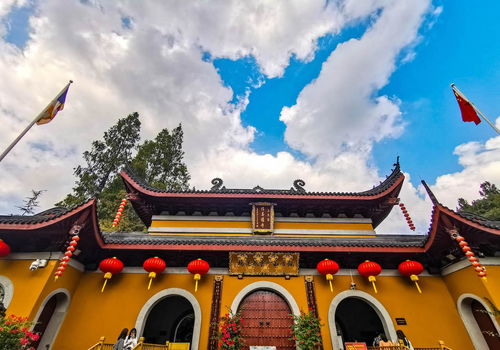 寺庙求姻缘会怎么说话:佛前祈缘,寺庙求姻缘的智慧与禁忌 寺庙求姻缘会怎么说话:佛前祈缘,寺庙求姻缘的智慧与禁忌