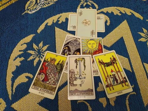 塔罗牌爱上塔罗牌怎么办:塔罗牌爱上塔罗牌怎么办?当你的牌组有了情感连接