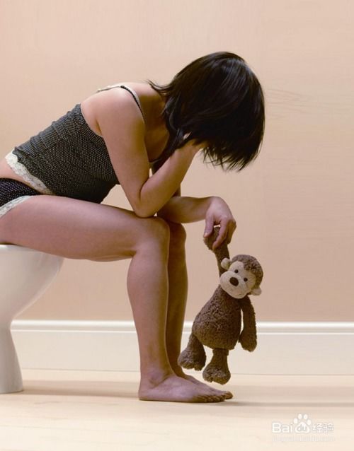 女人梦见自己拉大便是什么预兆：女人梦见自己拉大便，解密梦境背后的秘密