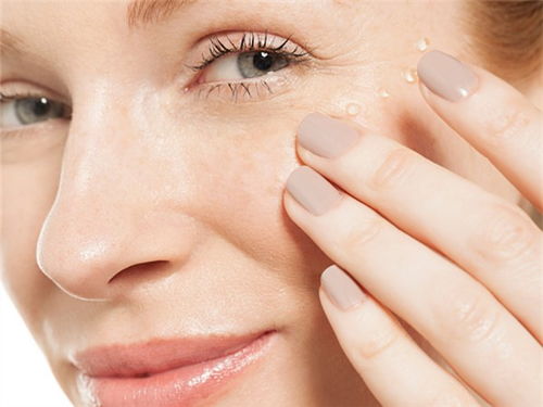 色斑如何淡化：告别顽固色斑，科学方法助你重获无瑕肌肤