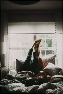 天秤男会越睡越爱吗:天秤男的睡眠悖论,越亲密越沉溺,还是越沉溺越迷失?