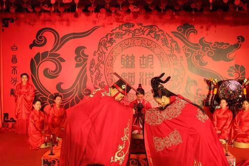 98属虎男孩子姻缘:98属虎男一生姻缘揭秘,性格、桃花与幸福婚姻的必看指南! 98属虎男孩子姻缘:98属虎男一生姻缘揭秘,性格、桃花与幸福婚姻的必看指南!