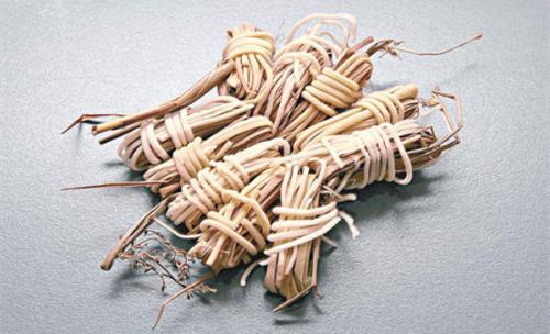 丹参的功效与主治作用:神奇草药丹参,功效与主治作用全解析 丹参的功效与主治作用:神奇草药丹参,功效与主治作用全解析