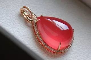 招桃花姻缘的有哪些宝石:招桃花姻缘的宝石盘点,哪些宝石能助你提升感情运势?