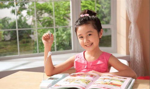 女孩子学传媒选什么专业好（女孩子学传媒的利弊）