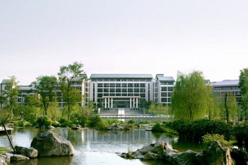 重庆理工职业学院学费多少钱一年（重庆理工职业学校是公办还是民办）