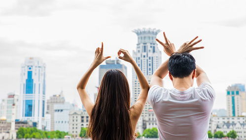 白羊女偏爱哪类型男生：白羊女最心动男生类型解析，自信、幽默与行动派是她的三大偏好