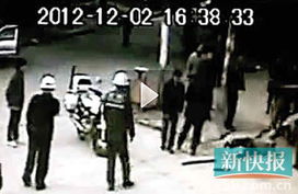 梦见别人打架的场面我在看：梦中旁观打架，解析你未曾参与的冲突