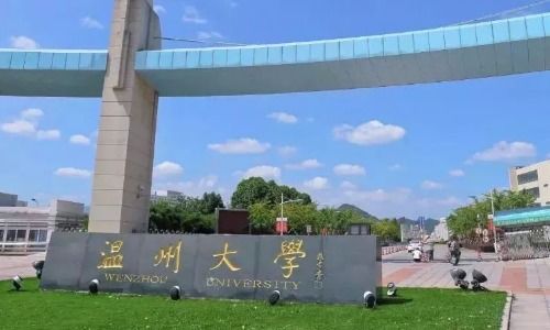 8月20日出生的名人：要吸引人，可能需要突出这个日期的独特性，比如8月20日，星辰与才华的交汇—全球知名人士的出生密码。这样既点明了日期，又暗示了里面的名人有共同点，可能增加文章的深度