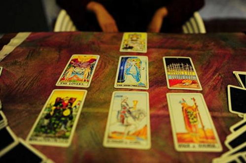 塔罗牌在线测试：塔罗牌在线测试，开启潜意识对话的精准心理指南