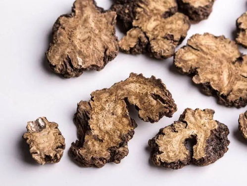 中药川芎的功效与作用：中药川芎，千年药香里的活血行气血液疏通剂