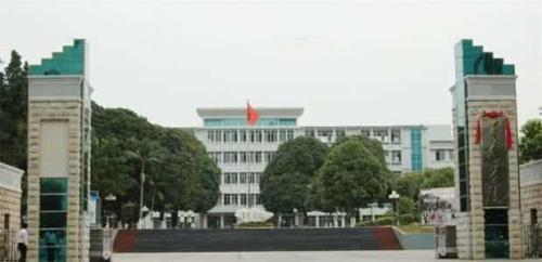 免费公立职业学校(免费公立职业学校大专) 免费公立职业学校(免费公立职业学校大专)