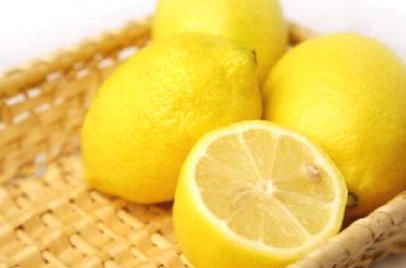 一天一个柠檬会过量吗：一天一个柠檬，健康还是伤身？