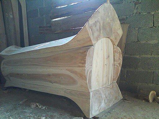 梦见黑棺材好不好：梦里看见黑棺材，这些解读你必须知道