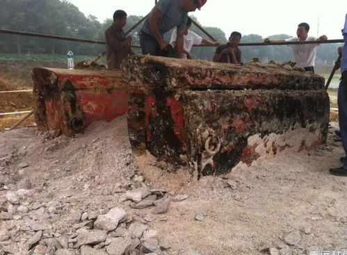 梦见棺材打开是什么征兆：棺材打开的梦，预示死亡还是新生？