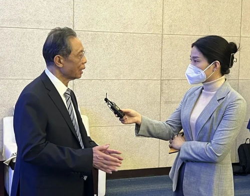 钟南山:少数人发烧可能是双重感染：钟南山，少数人发烧可能是双重感染，病毒变异或成主因