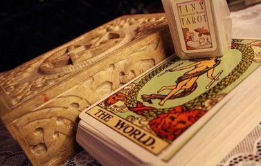塔罗牌大牌塔罗牌：塔罗牌大牌，神秘力量与现实生活的深度对话