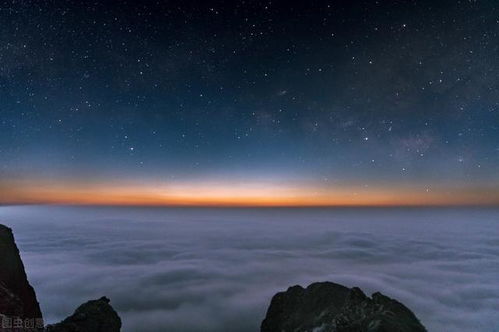 水瓶座男生优点和缺点：水瓶座男生，理性与疏离的矛盾体？解码他们的独特魅力与成长困境