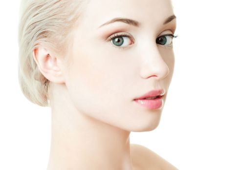 天生黑能变白吗:天生黑皮肤能变白吗?科学解答与实用建议