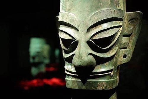 三大塔罗牌哪个是第一版:揭开神秘面纱,三大塔罗牌发展史中的第一版之争