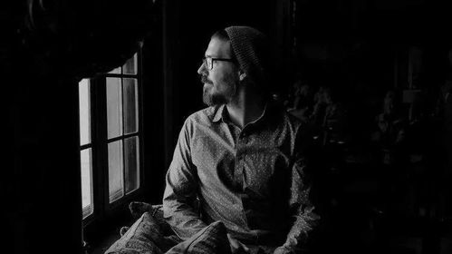 梦见爸爸死了是什么兆头：梦见爸爸去世，解析梦境背后的隐喻与心理信号