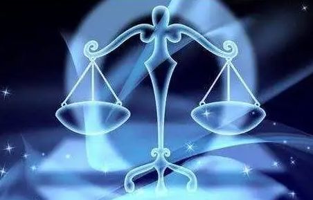 处座男眼中的天秤女：处座男眼中的天秤女，优雅与矛盾的完美平衡