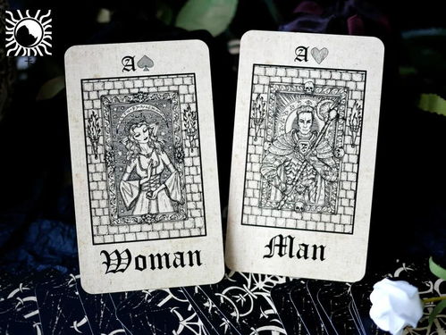 塔罗牌小孩十字架钥匙：神秘符号解析，塔罗牌中的小孩、十字架与钥匙