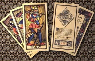 塔罗牌分为两部分怎么看：塔罗牌分为两部分怎么看？解密正位与逆位的双重启示