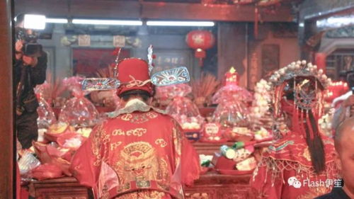 看姻缘的庙长跪不起:长跪不起,庙里求姻缘的卑微与希望