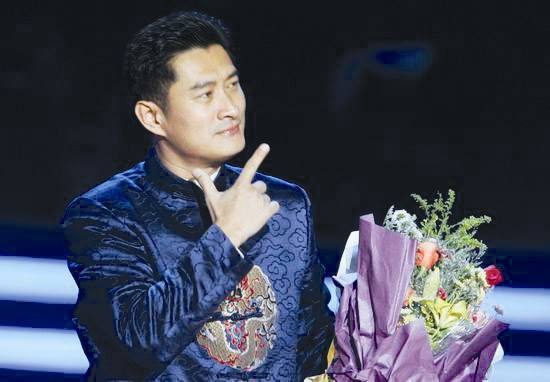 大浪淘沙黄安救姻缘：大浪淘沙，黄安与一场姻缘的奇缘