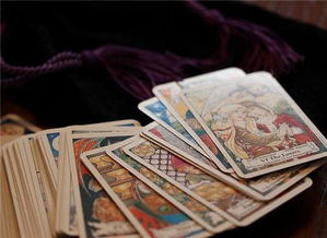 塔罗牌一个女人一只孔雀:塔罗牌中的神秘符号,一个女人与一只孔雀 塔罗牌一个女人一只孔雀:塔罗牌中的神秘符号,一个女人与一只孔雀