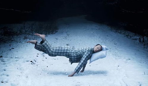 梦见大蟒蛇是什么征兆:梦见大蟒蛇是什么征兆?解析背后的心理暗示与人生启示