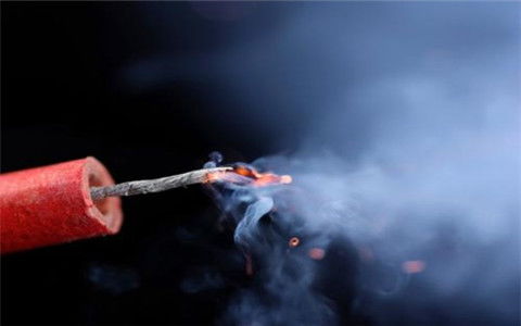 梦见玻璃炸裂是好兆头:梦里玻璃碎了,其实是好兆头? 梦见玻璃炸裂是好兆头:梦里玻璃碎了,其实是好兆头?