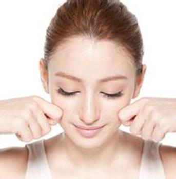 怎样瘦脸两边的肉：告别双颊肉肉！5个简单有效的方法帮你轻松瘦出小V脸