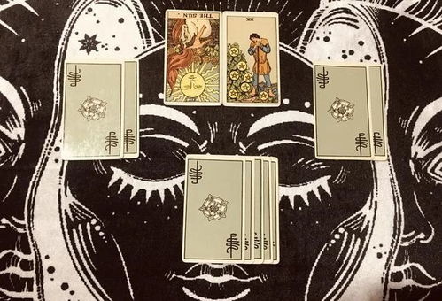 塔罗牌第一章隐者逆位:逆位的隐者,当孤独成为负担