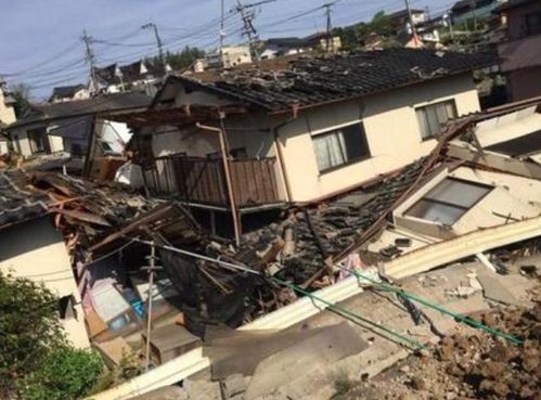 梦见地震高楼倒塌：梦中惊魂，地震与高楼倒塌的隐喻解析