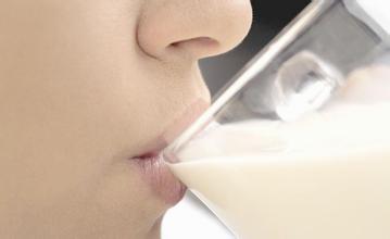 为什么晚上8点后不能喝牛奶:为什么晚上8点后不宜喝牛奶?这些原因你一定要知道 为什么晚上8点后不能喝牛奶:为什么晚上8点后不宜喝牛奶?这些原因你一定要知道